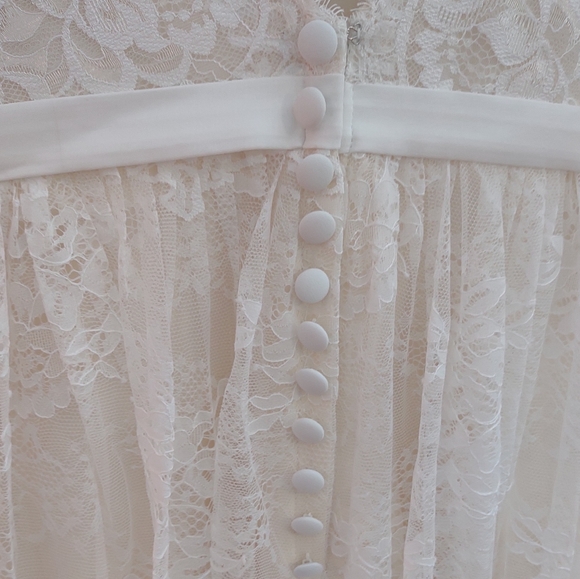 Boho lace wedding dress. - Picture 6 of 10